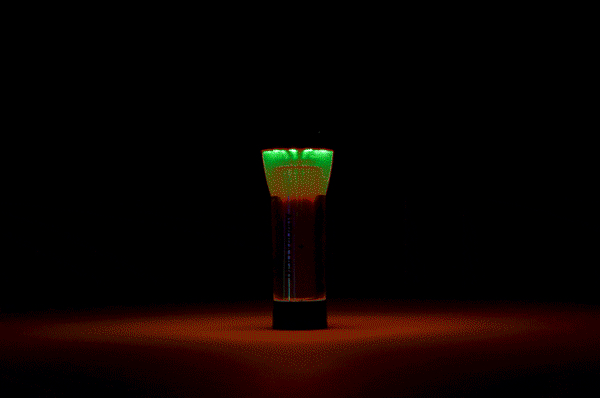 WINDSWAVESのオーロラライトのグラデーションモード｜「そんな使い方ができるんだ…？」あらゆる車両に設置可能！ 1つ持っておくと何かと重宝するアイテムを紹介