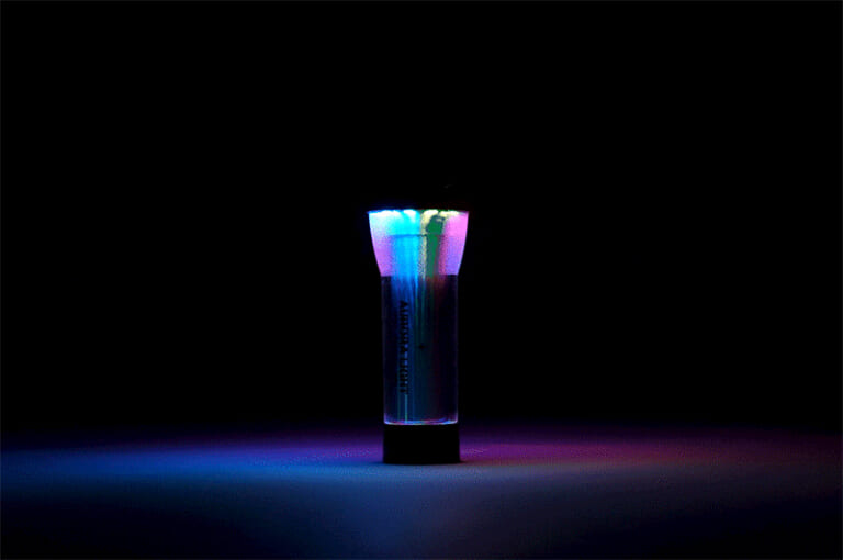 WINDSWAVESのオーロラライトのオーロラモード｜「そんな使い方ができるんだ…？」あらゆる車両に設置可能！ 1つ持っておくと何かと重宝するアイテムを紹介