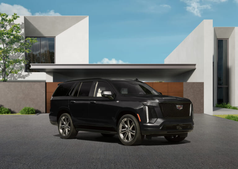 GMジャパン、キャデラック エスカレードの仕様変更を発表【新色と運転支援を強化】