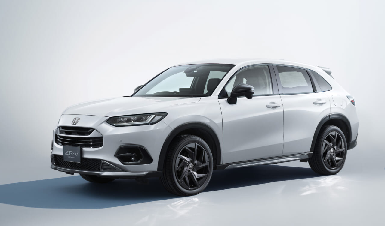 ｜「イメージ一変の新グリル」「RVルックのボディパーツ」を新設定。ホンダZR-V（改良新型）純正アクセサリー発売【ナビも最新11.4インチ型に】