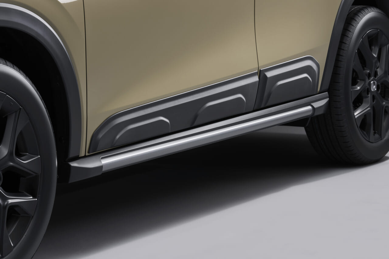 ｜「イメージ一変の新グリル」「RVルックのボディパーツ」を新設定。ホンダZR-V（改良新型）純正アクセサリー発売【ナビも最新11.4インチ型に】