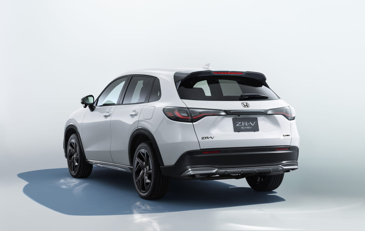 「イメージ一変の新グリル」「RVルックのボディパーツ」を新設定。ホンダZR-V（改良新型）純正アクセサリー発売【ナビも最新11.4インチ型に】