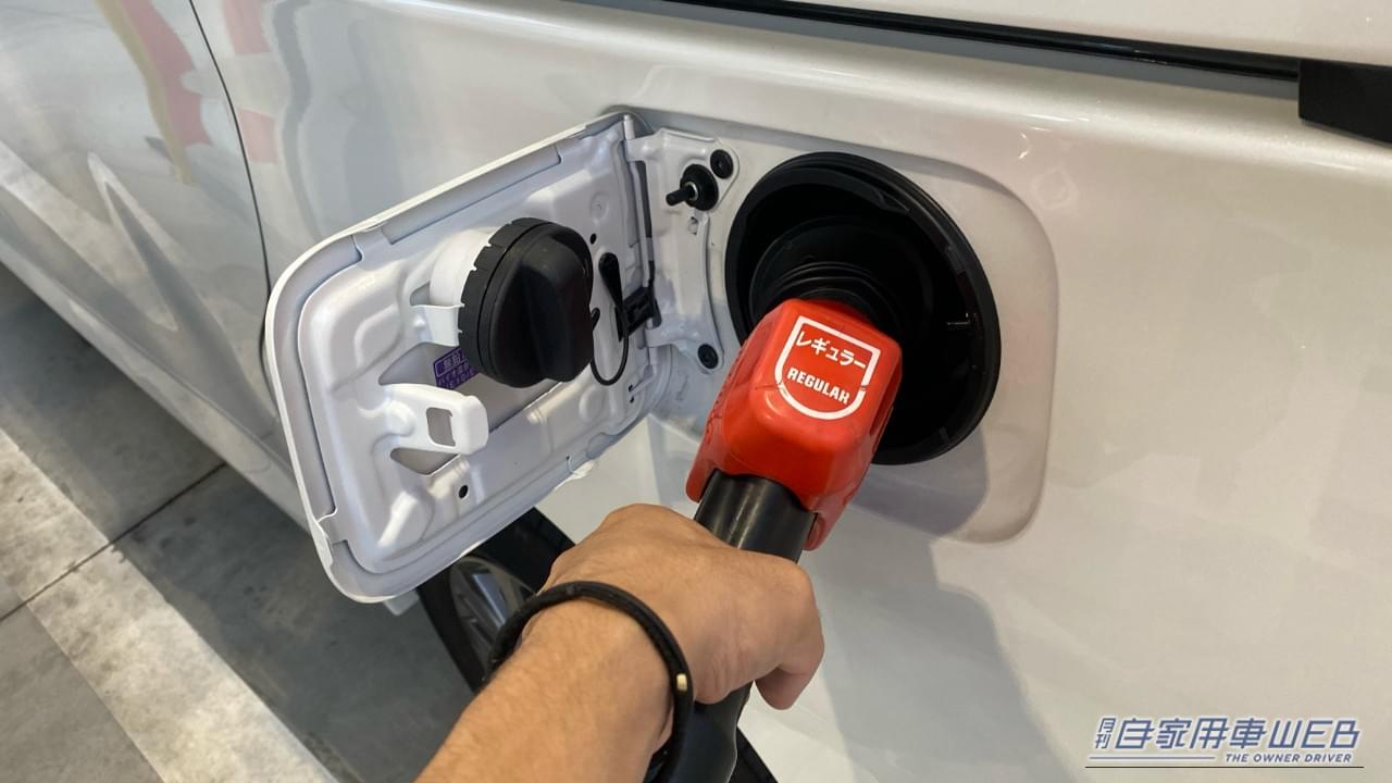 給油のイメージ。|「悲鳴あげそうなほど、戦慄した」 ガソリンスタンドで給油中、恐ろしい光景を目撃。「さすがに危険すぎる」行為に絶句。