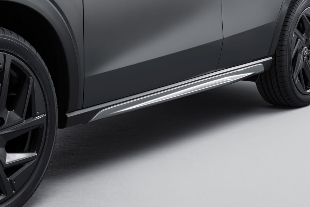 ｜「イメージ一変の新グリル」「RVルックのボディパーツ」を新設定。ホンダZR-V（改良新型）純正アクセサリー発売【ナビも最新11.4インチ型に】