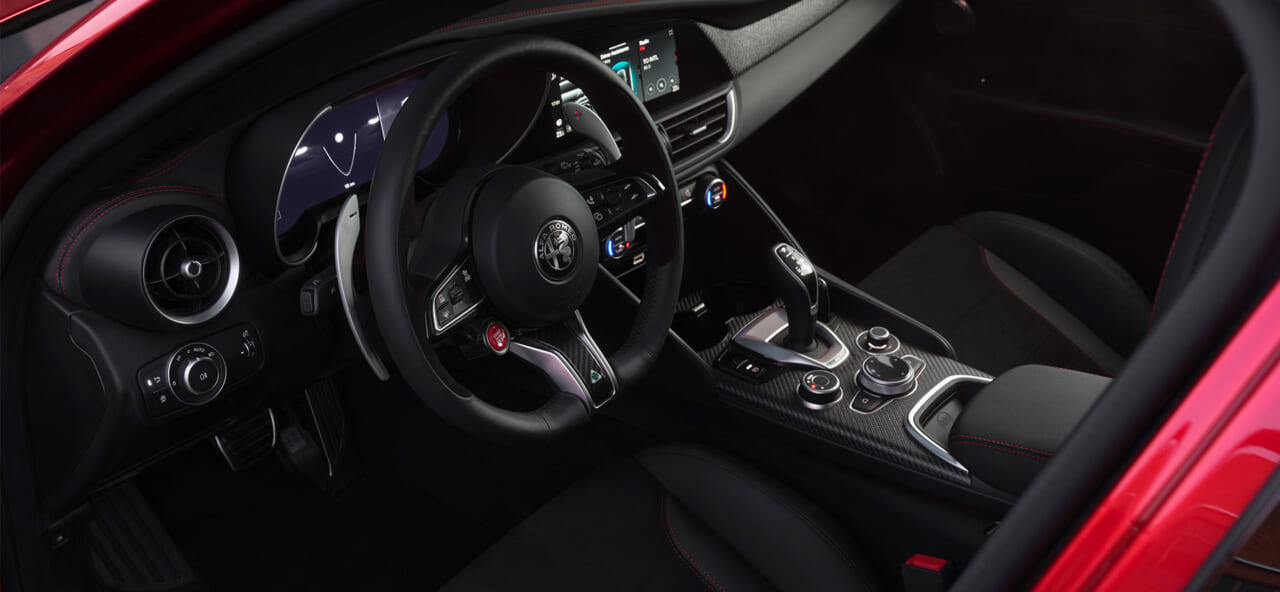 |アルファロメオの特別な“赤”を纏う、希少な世界限定車「コレッツィオーネ」【ジュリア/ステルヴィオに設定、国内には合計13台を導入】