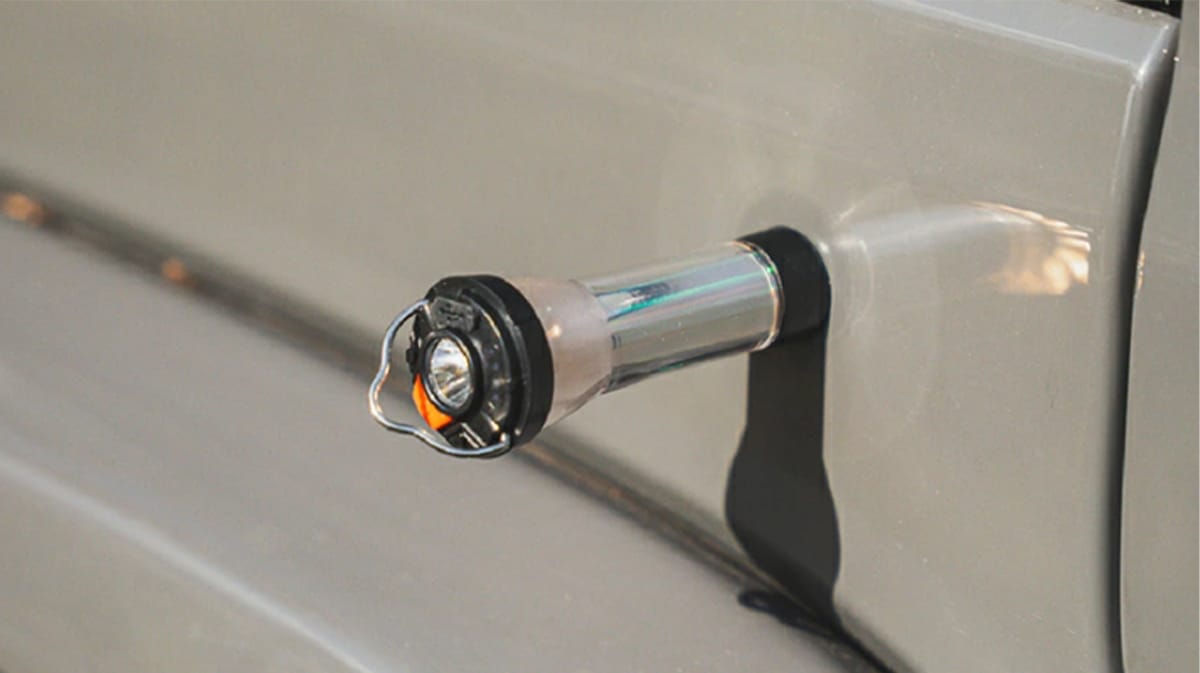 「そんな使い方ができるんだ…？」あらゆる車両に設置可能！ 1つ持っておくと何かと重宝するアイテムを紹介