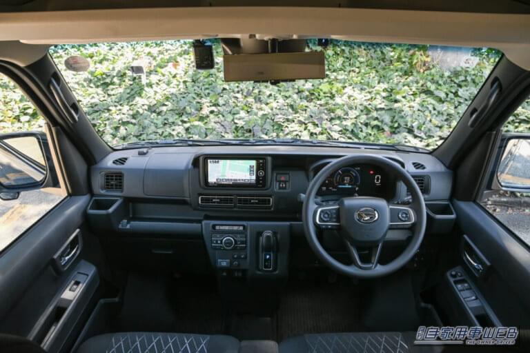 e-アトレー｜「EV」と「仕事のクルマ」は抜群の相性だった。「現場」で便利な次世代軽バンが登場【ダイハツ「e-アトレー」試乗】