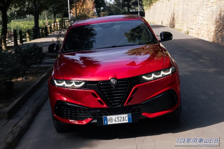 アルファ ロメオ 新型「TONALE」|待望の「赤レザー」仕様が登場。新デザインの「伝統の顔」も注目ポイント!アルファロメオのSUV「トナーレ」改良新型が発売開始