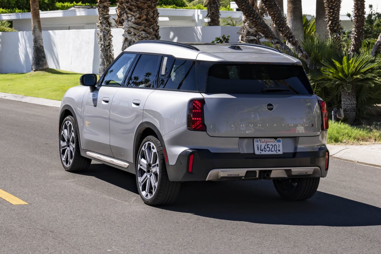 ｜ミニのSUV「カントリーマン」にハイブリッドモデルを追加【48Vマイルドハイブリッド搭載】