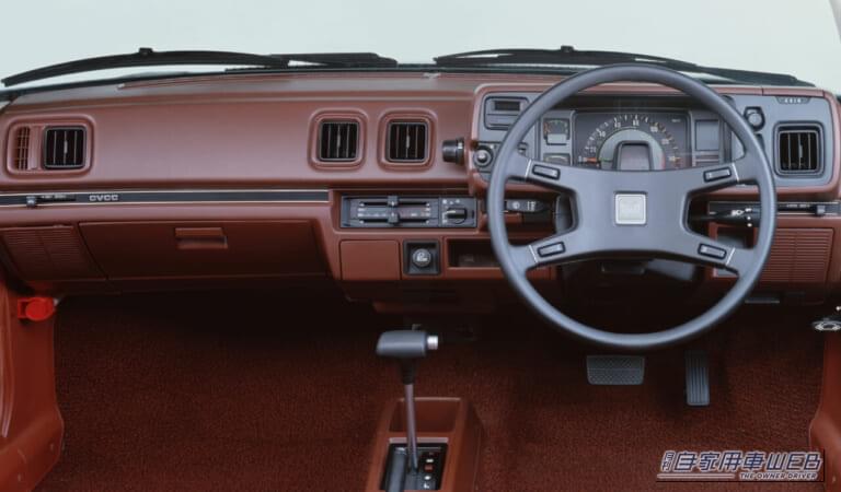 初代プレリュード(運転席)|「とにかく地味だった」スポーティさをウリにしたライバル車とはまったく逆路線だが、見据えた先は世界戦略車だったインテリジェント・クーペ