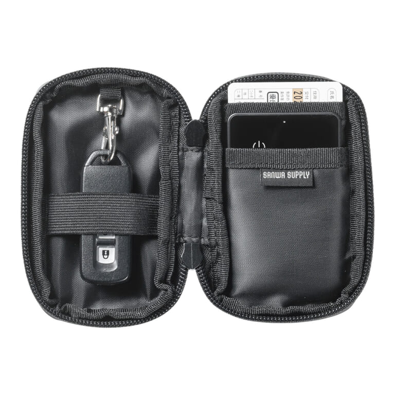 サンワサプライ スマートキーケース（200-CAR105）を開いた状態｜「コレ,工夫がスゴい…」防水素材&止水ファスナーで中身も安心。クルマに乗る人にオススメ。ちょうどいい収納力のスマートキーケースを紹介