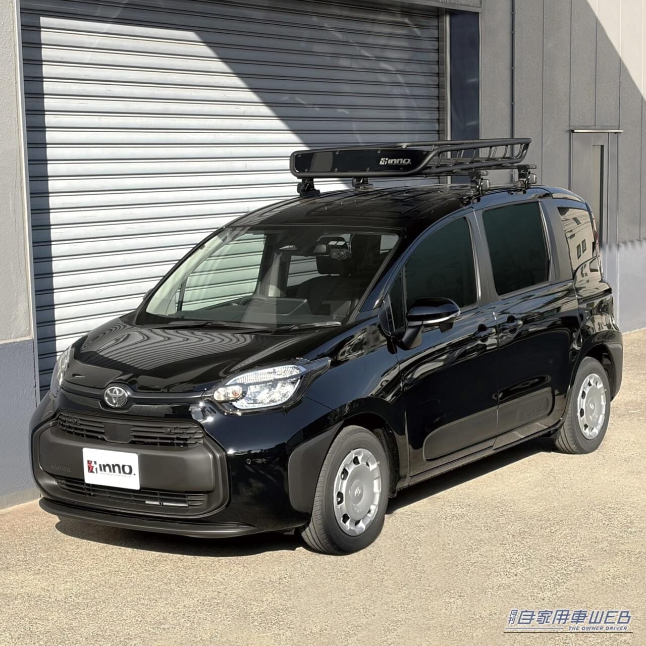 |「すぐ使える!」組み立て不要で愛車が冒険仕様に。SUVから軽まで似合う“タフでスマート”な新型ルーフバスケットが登場