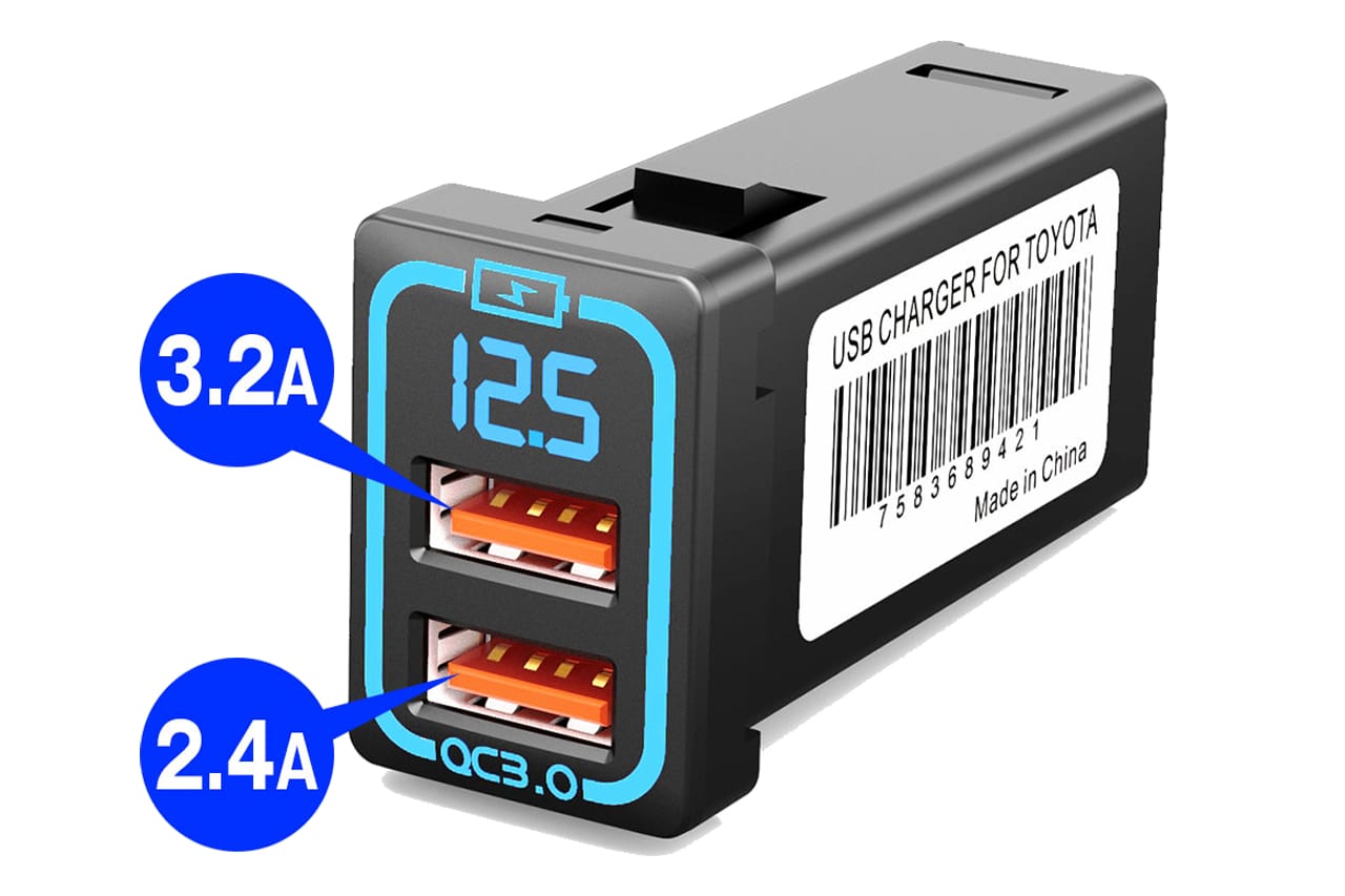 MAXWINの「K-USB01-T1」|「空いたスペースにスッポリとハマる」まるで純正のような仕上がり。LEDで視認性抜群、電圧計も搭載。トヨタ車対応のアイテムを紹介