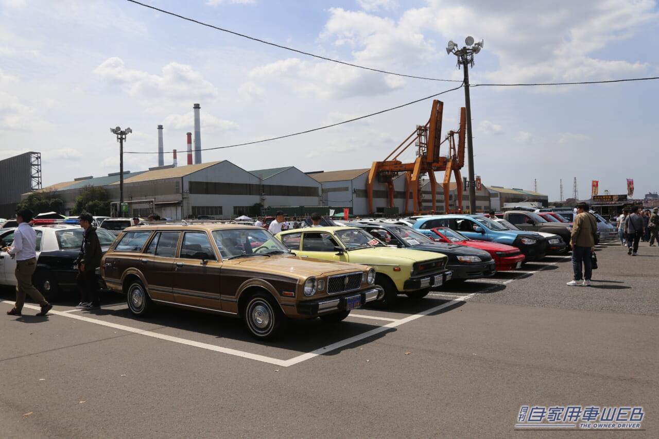 ｜変態グルマ480台の衝撃！「普通じゃない車」が主役の「高速有鉛フェスティバル2026」レポ。救急車から電動モトコンポまで大集結！