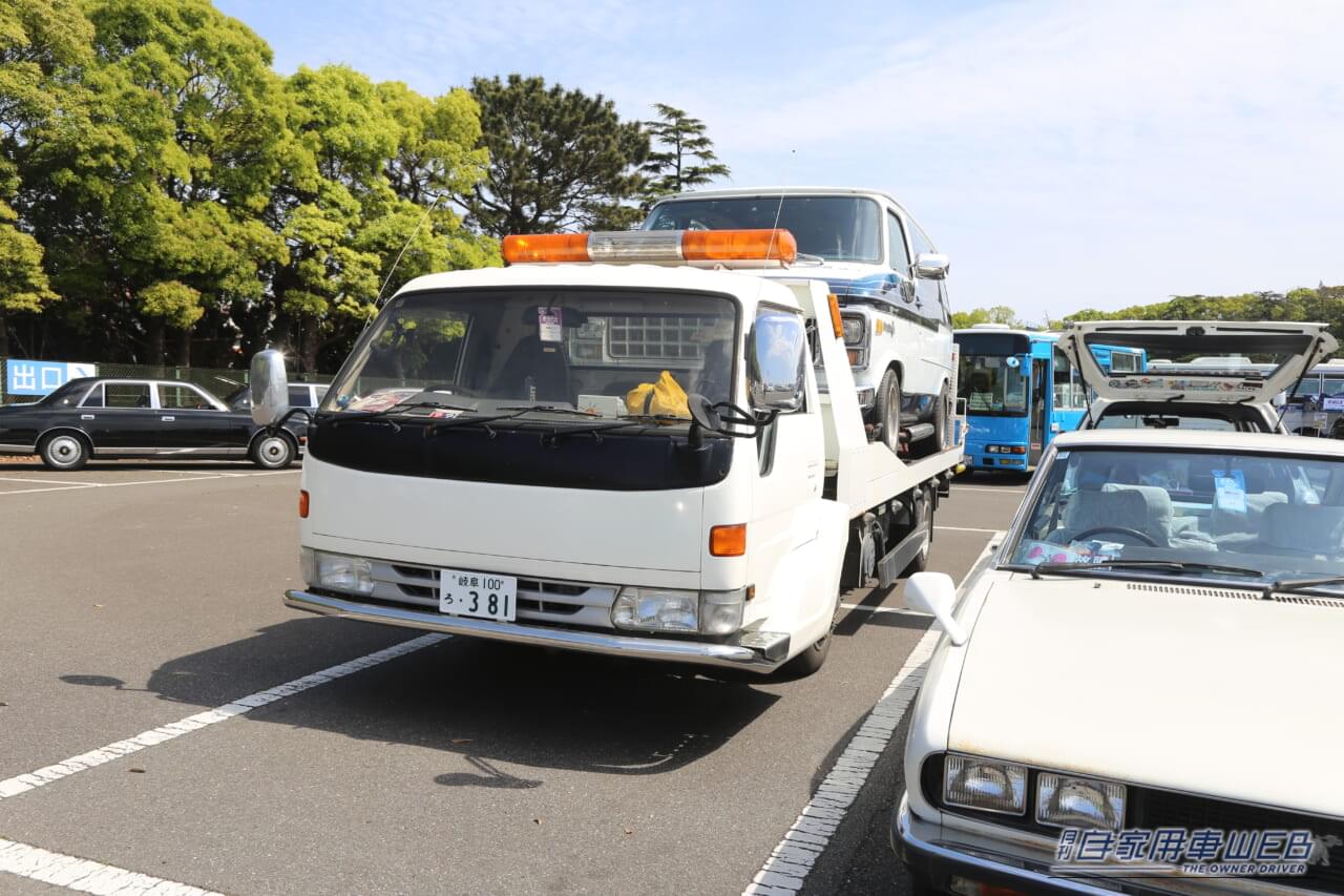 |変態グルマ480台の衝撃!「普通じゃない車」が主役の「高速有鉛フェスティバル2026」レポ。救急車から電動モトコンポまで大集結!
