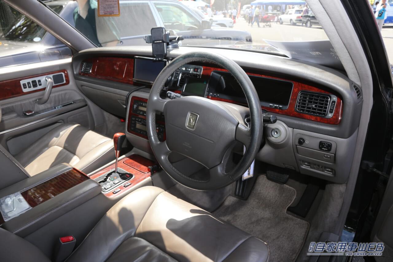 ｜子供を守るために選んだ「走る要塞」。走行56万kmでも極上だった国産VIPカーの頂点モデル。法人ワンオーナーの底力に脱帽です【高速有鉛フェスティバル】