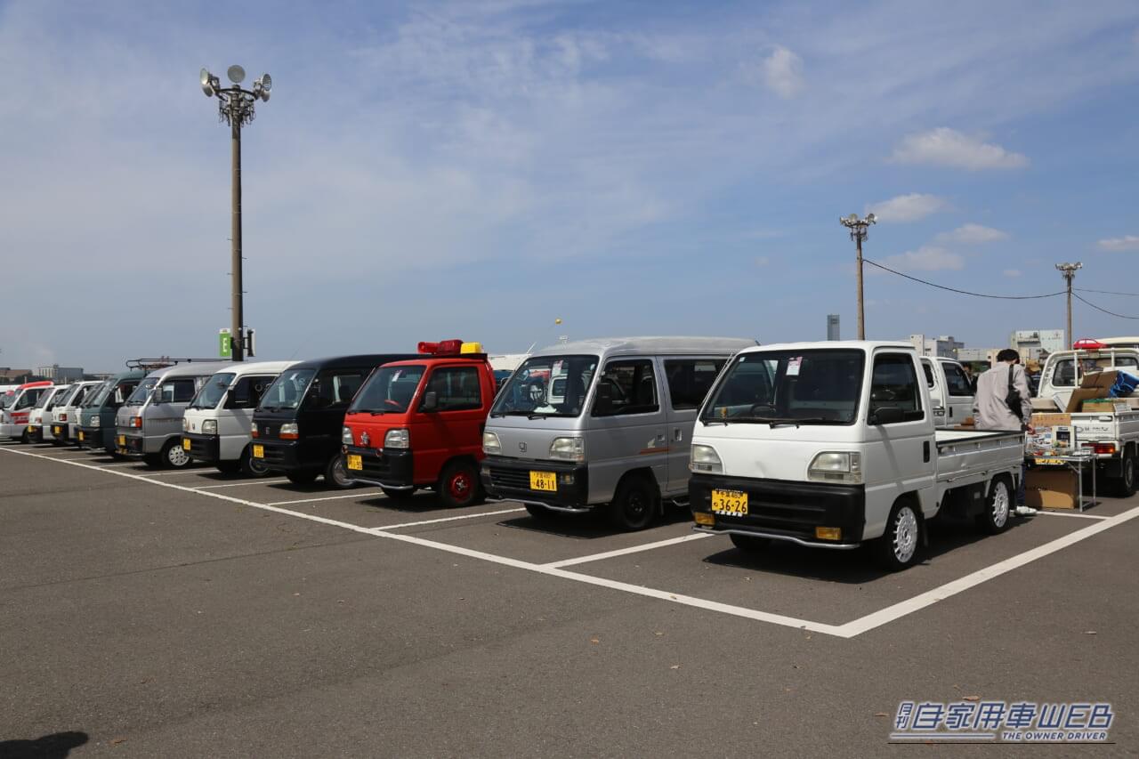 ｜変態グルマ480台の衝撃！「普通じゃない車」が主役の「高速有鉛フェスティバル2026」レポ。救急車から電動モトコンポまで大集結！