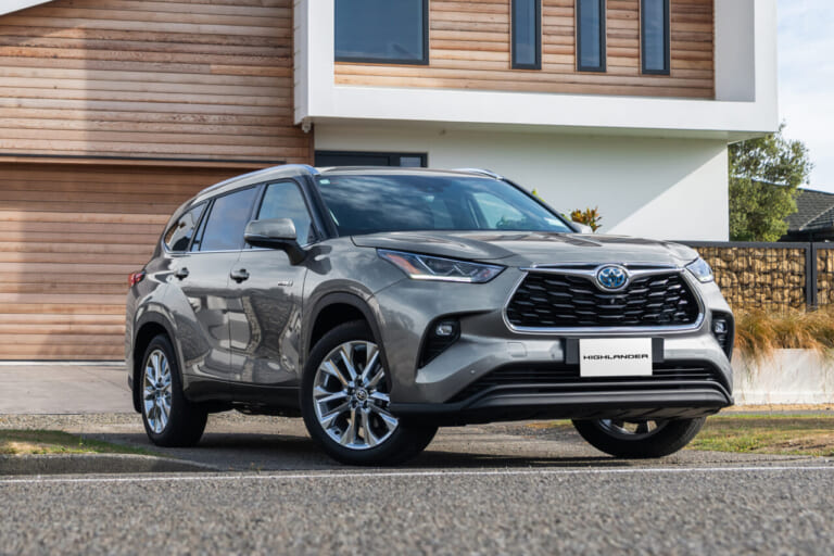 米国で360万台の超人気モノ、トヨタ「ハイランダー」4月2日より国内発売【希少な3列7人乗りSUV】