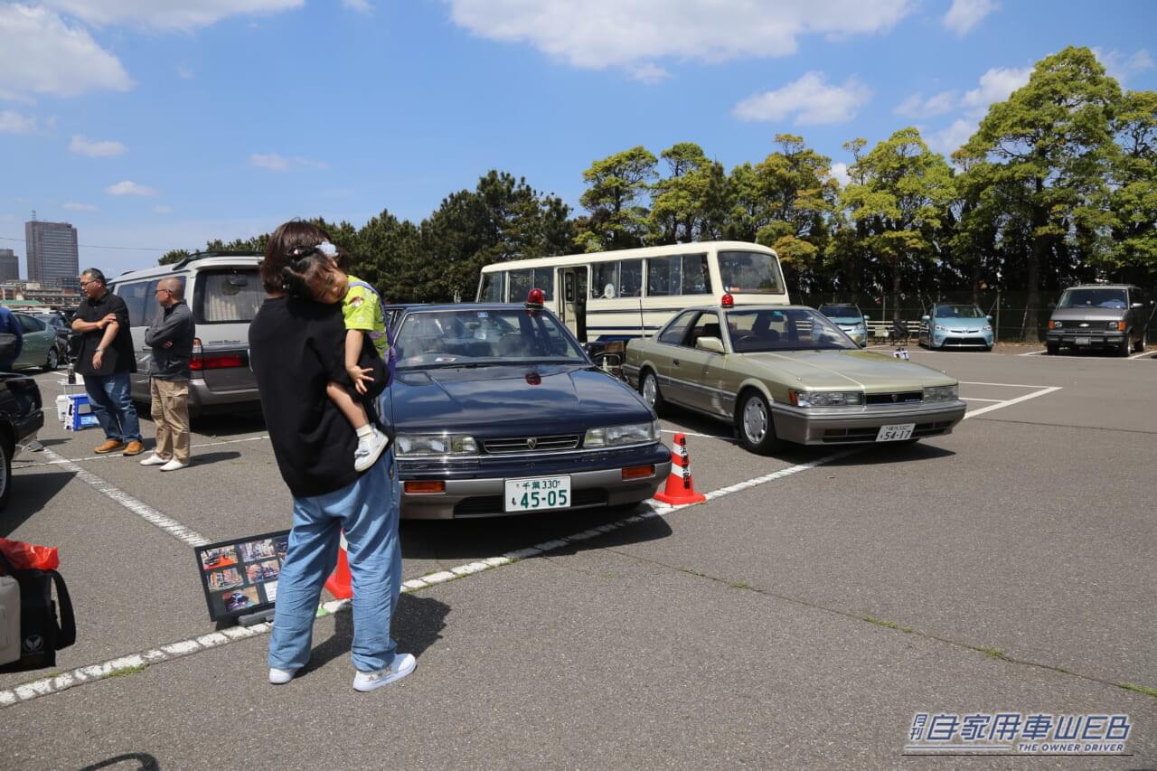 ｜変態グルマ480台の衝撃！「普通じゃない車」が主役の「高速有鉛フェスティバル2026」レポ。救急車から電動モトコンポまで大集結！