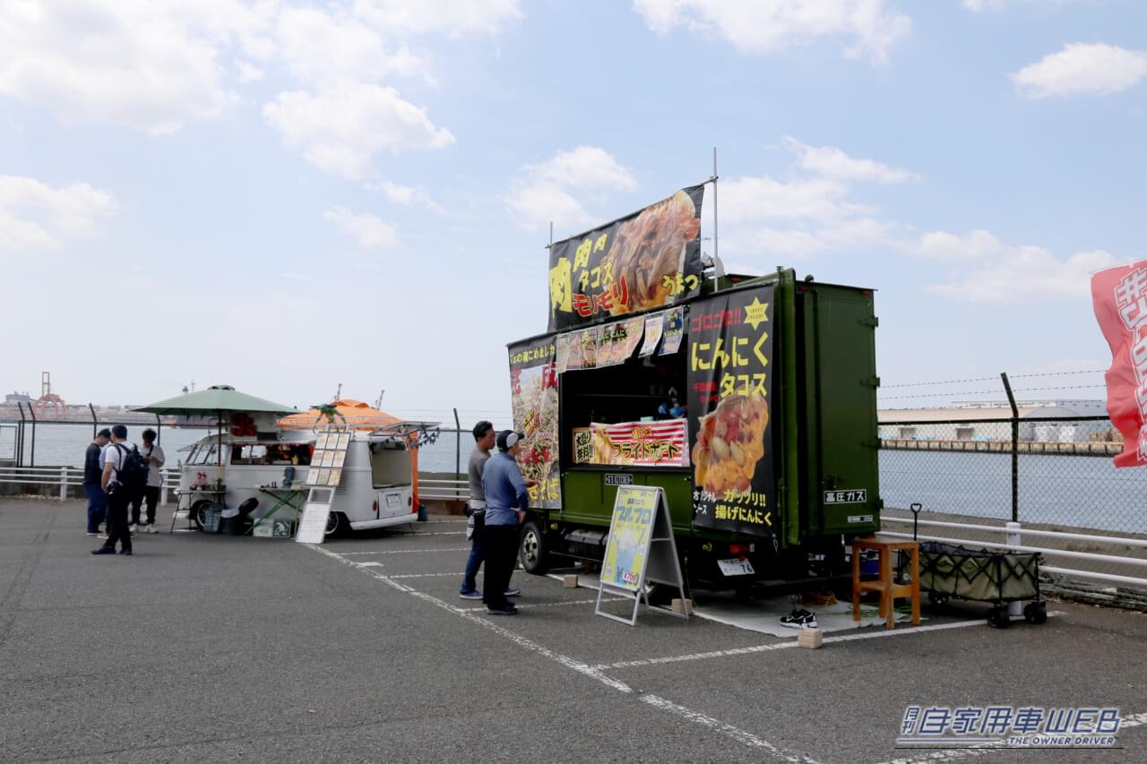 ｜変態グルマ480台の衝撃！「普通じゃない車」が主役の「高速有鉛フェスティバル2026」レポ。救急車から電動モトコンポまで大集結！