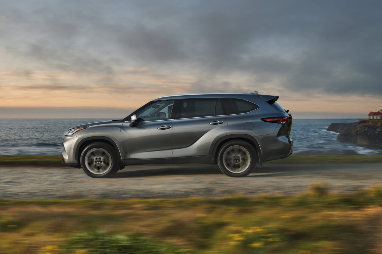 ｜米国で360万台の超人気モノ、トヨタ「ハイランダー」4月2日より国内発売【希少な3列7人乗りSUV】