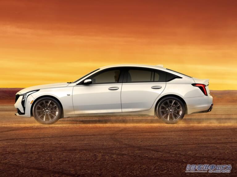 キャデラック CT5｜次世代デザインと本格スポーツセダンの走りが融合　改良新型「キャデラック CT5」が日本上陸　33インチ大型ディスプレイ採用でモダンに！