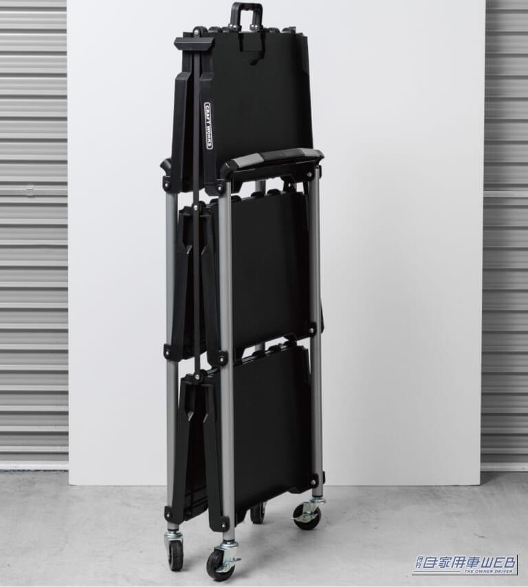 クラフトワークス クラフトワゴン（ファンスタンダード）を折りたたんだ状態｜「この発想はなかった…」とんでもない格納性！クルマの空いたスペースにもスッポリ積載。一度使うと手放せない、超便利アイテムを紹介！［クラフトワゴン］