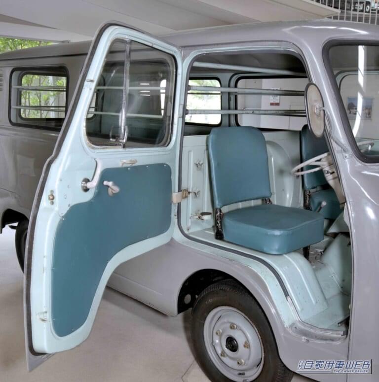 日野コンマース（ドア開閉）｜「マジかぁ、65年前にこんな先進的な商用バンが存在していたなんて…」　商用車とは思えない、当時としては先進的なメカニズムが凝縮されたマルチバン