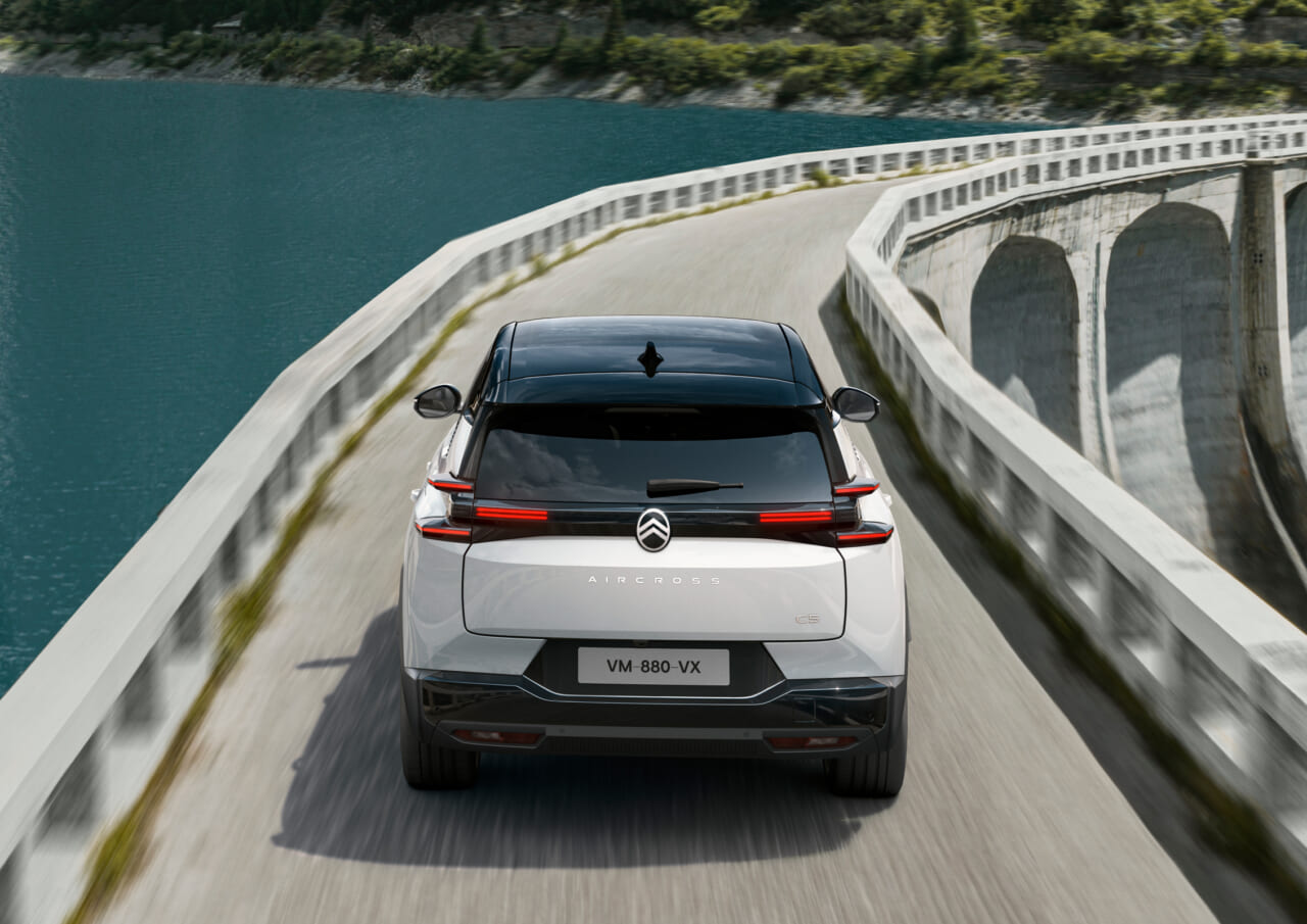 ｜シトロエンの新世代フラッグシップ「C5 エアクロス」が国内上陸【最新ハイブリッド搭載、価格は535万円】