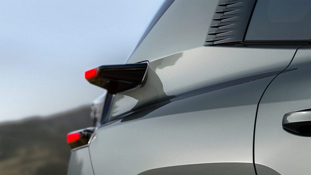 シトロエンの新世代フラッグシップ「C5 エアクロス」が国内上陸【最新ハイブリッド搭載、価格は535万円】