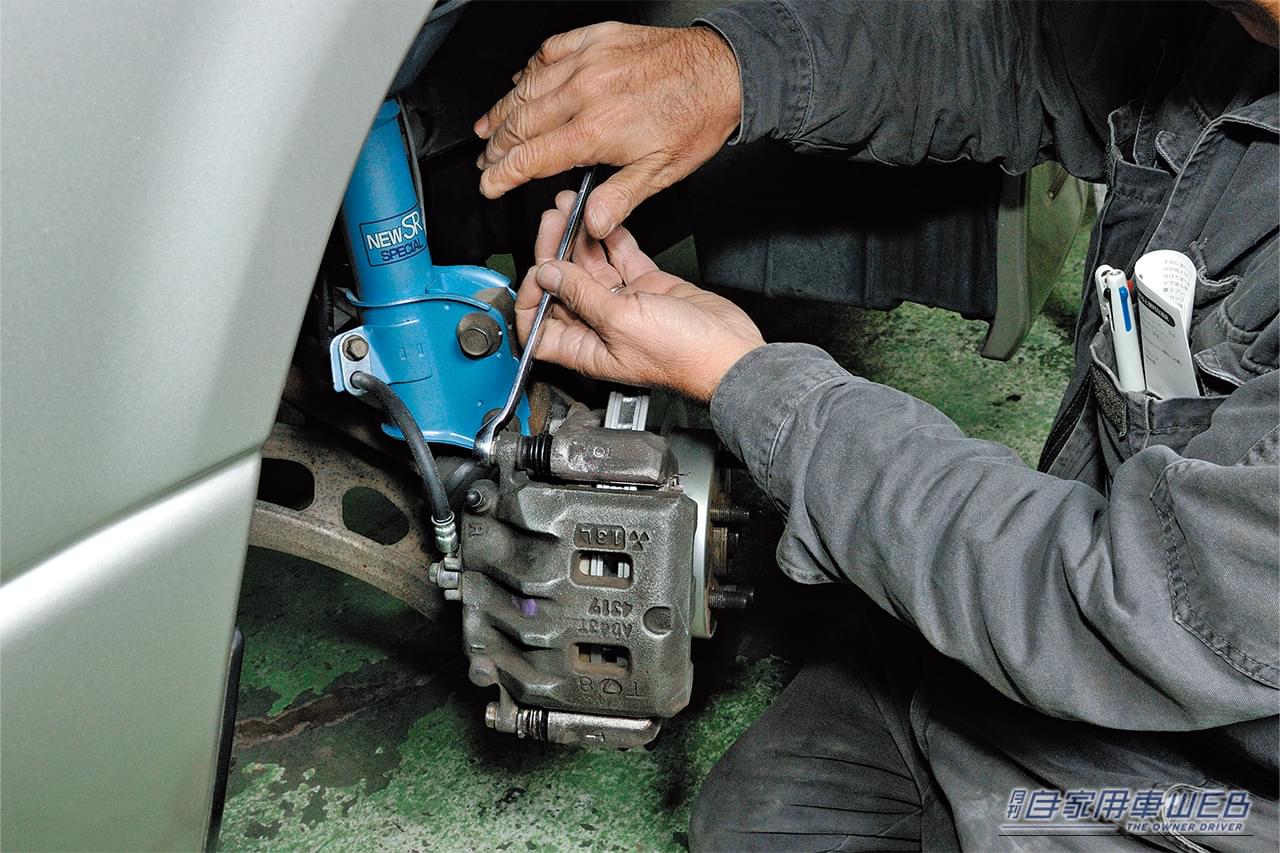 |「えっ…見慣れた愛車が劇変したわ」「まるで純正のような仕上がり…」さりげないけど効果抜群のドレスアップテクを紹介