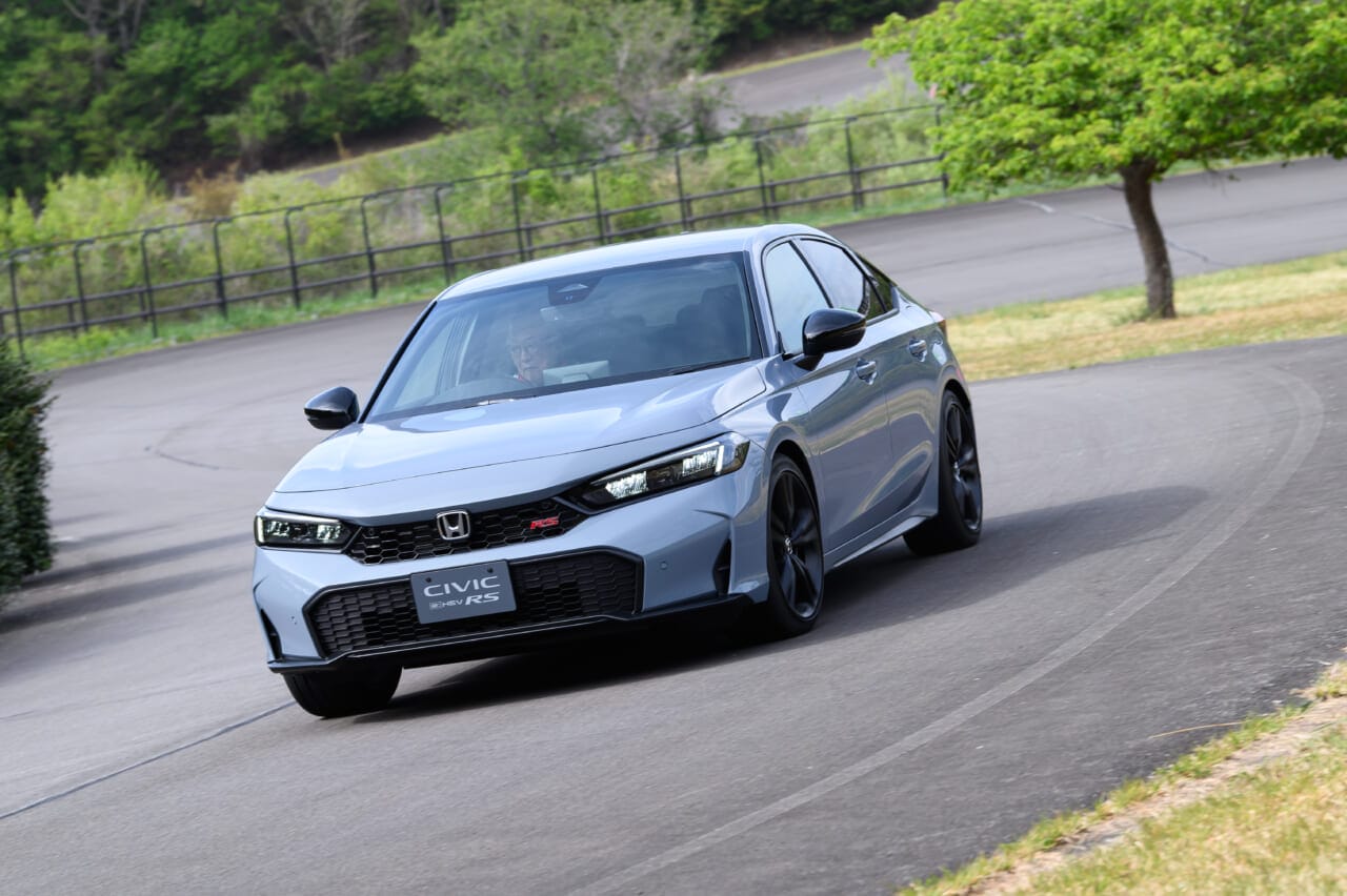 シビック e:HEV RS｜プレリュードの技術を継承したスポーツシビック誕生。6月発売、先行受注をスタート【シビック e:HEV RS】