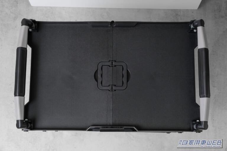 クラフトワークス クラフトワゴン（ファンスタンダード）の上面、トレー部分｜「この発想はなかった…」とんでもない格納性！クルマの空いたスペースにもスッポリ積載。一度使うと手放せない、超便利アイテムを紹介！［クラフトワゴン］