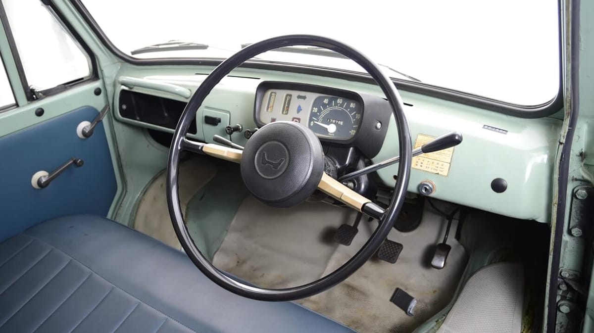 「さすがにコレはやりすぎ…」ホンダ初の4輪車はとんでもないスペックを持った実用車だった！「売れば売るほど赤字」コスト度外視のT360を紹介