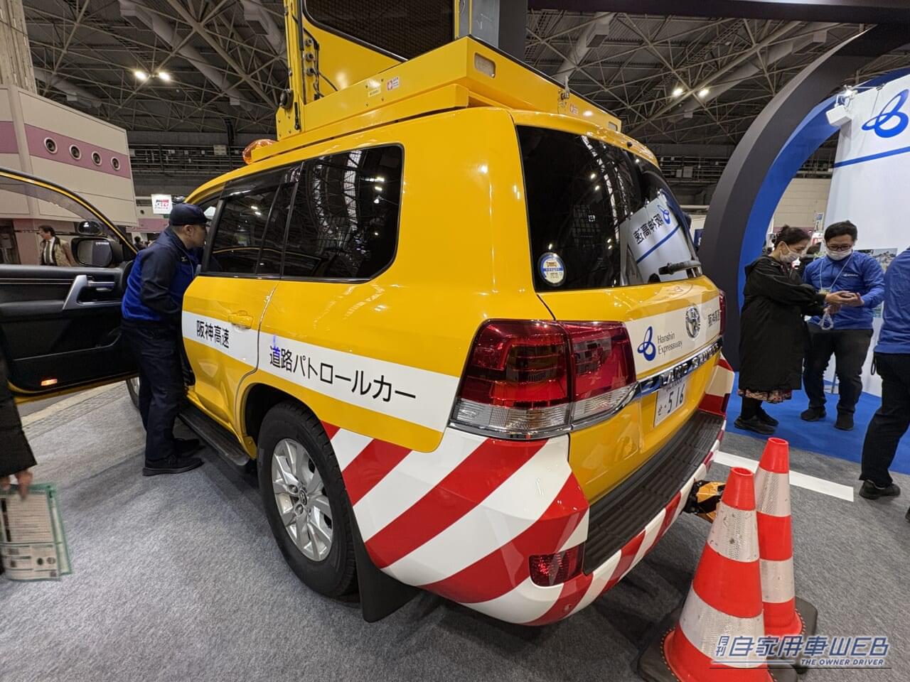 ｜「えっ…そんなものまで積んでるんだ…」高速道路でよく見る黄色いランクル。ノーマルとは全然違う車内の装備。ラゲッジルームは機材で満杯！