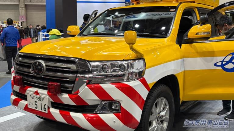 「えっ…そんなものまで積んでるんだ…」高速道路でよく見る黄色いランクル。ノーマルとは全然違う車内の装備。ラゲッジルームは機材で満杯！