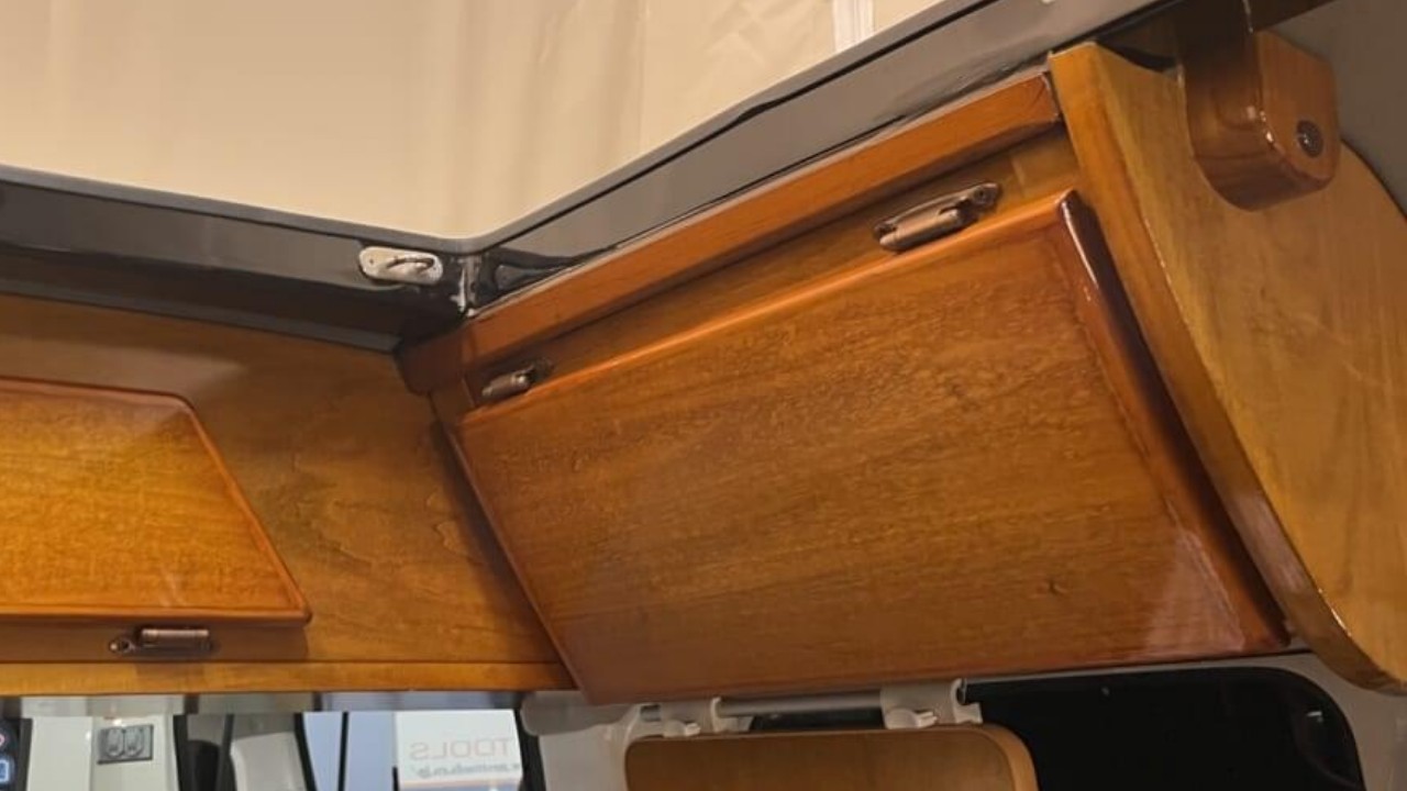 「えっ 軽なのに」「その手があったか！」車内空間を劇的に変化させる魔法。コンパクトなのに最大4人とは驚いた。