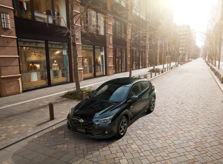 Limited Black｜ダークトーンで上質に仕上げた「リミテッド ブラック」誕生【クロストレックe-BOXERに設定】