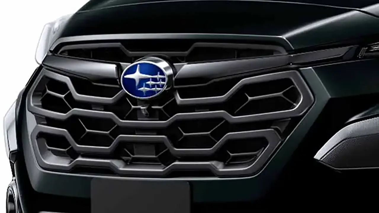 ダークトーンで上質に仕上げた「リミテッド ブラック」誕生【クロストレックe-BOXERに設定】