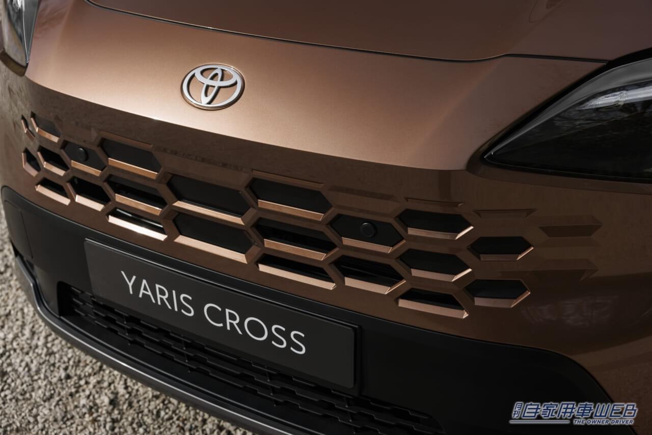 ｜ヤリスクロス、欧州で大幅改良を実施。最新フェイスリフトで、顔立ちイメージを一新【走りの資質もさらに向上】