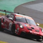 GR GTコーナーからマシンを観る