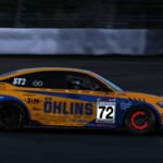 ダンロップコーナーの進入付近でのOHLINS CIVIC NATS