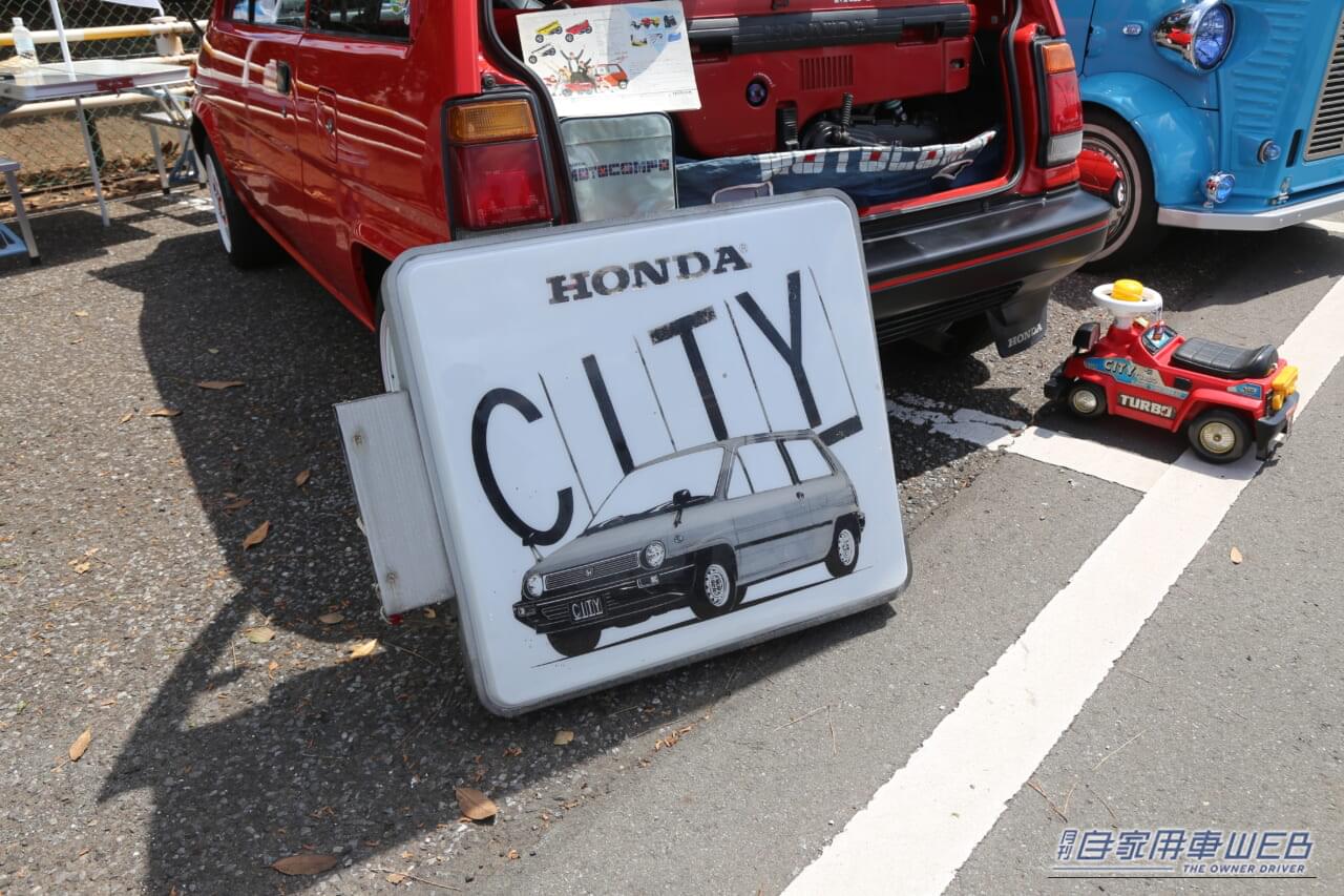 ｜現場へ、初代シティで急行！？ 激レア旧車を仕事で使い倒す、でもエンスー趣味も満喫中（笑）。マニアの理想、ここで発見！【高速有鉛フェスティバル2026】