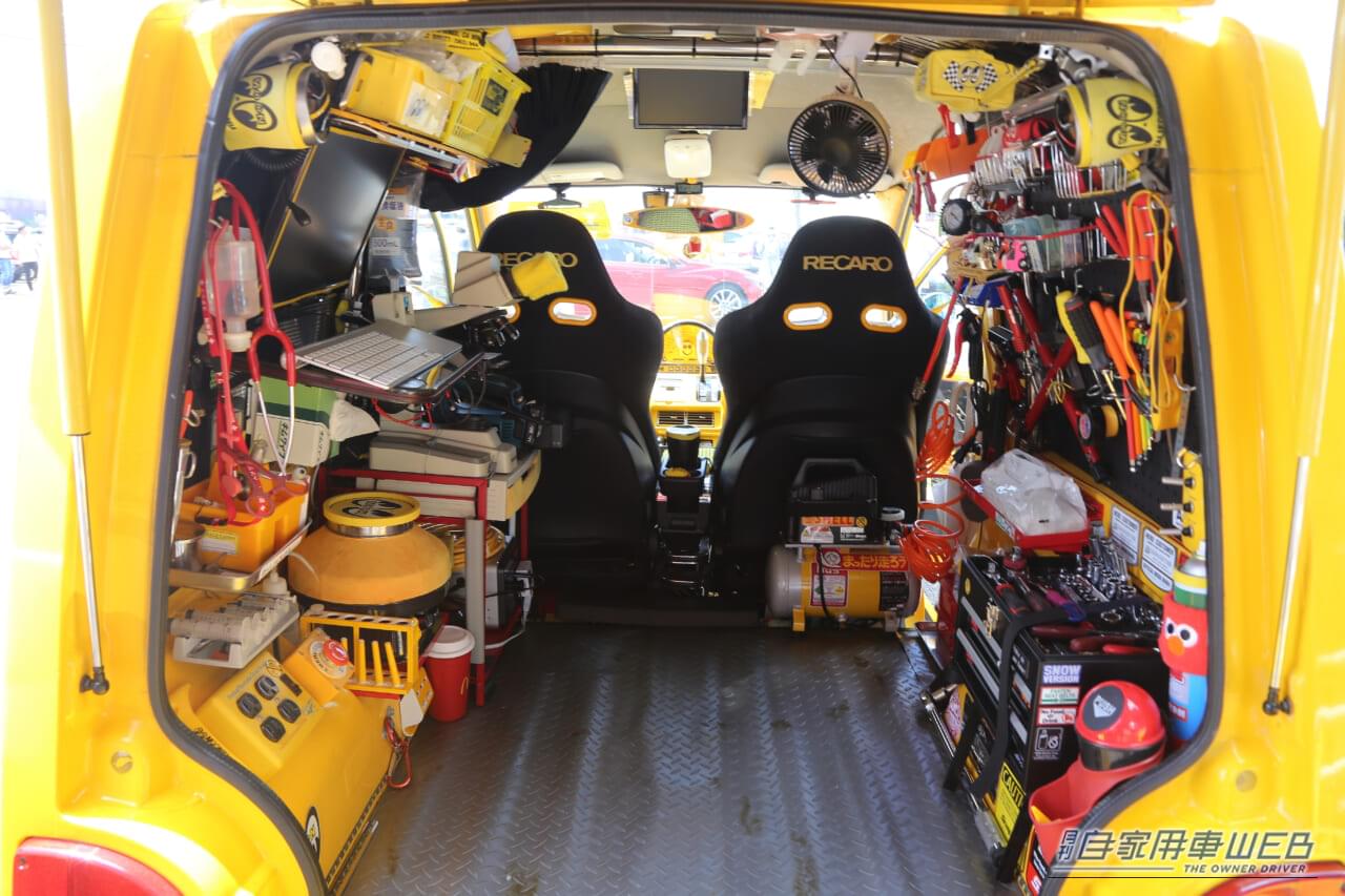 |カーゴルームに本格パソコン&顕微鏡を完備した、珍車「エスカルゴ」は、大事な仕事の相棒として、日々活躍している現役車でした【高速有鉛フェスティバル2026】