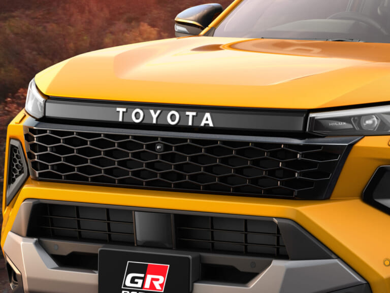 GRフロントグリル トヨタ 2026年 新型ハイラックス GR PARTS装着車両｜見た目も、走りも、頑張りたい。新型ハイラックス「GRスタイル」解禁