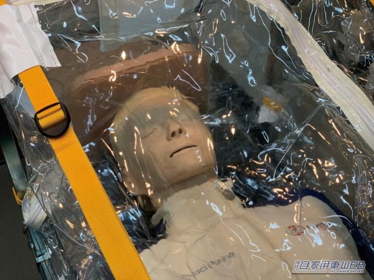 トヨタ・ハイメディック　ストレッチャー｜救急救命士法が生んだ究極の高規格救急車「ハイメディック」は、今も進化し続けている！【シリーズ：はたらくクルマ】