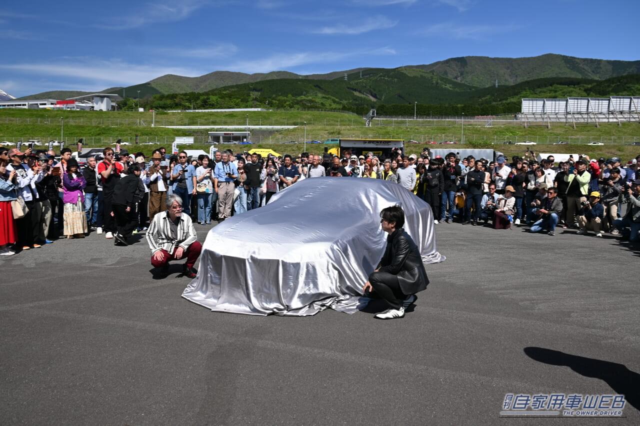 ｜新型「フェアレディZ」衝撃のアンヴェール！2000台のZオーナーが伝説の再始動を目撃した