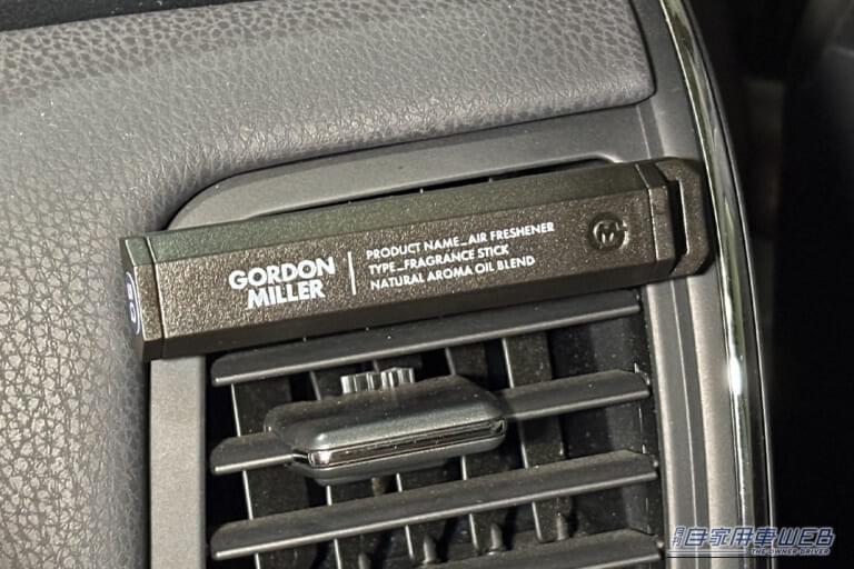 ゴードンミラー ACクリップ エアフレッシュナー スティックタイプ スカッシュ GM215 エアコン吹き出し口装着｜「装着後スグに効果を実感」あらゆる車種に対応。愛車をさりげなくレベルアップさせるアイテムを紹介［ゴードンミラー ACクリップ エアフレッシュナー スティックタイプ］
