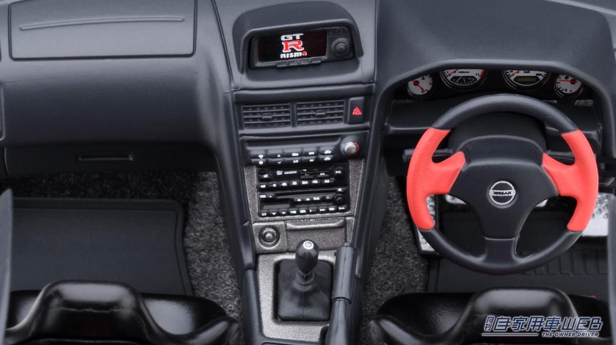 「ウソだろ…実車かと思った」R34 GT-Rの超リアルな1/18モデルカー。シルバーのボディカラーが美しい! オートアート製「NISMO Z-tune」