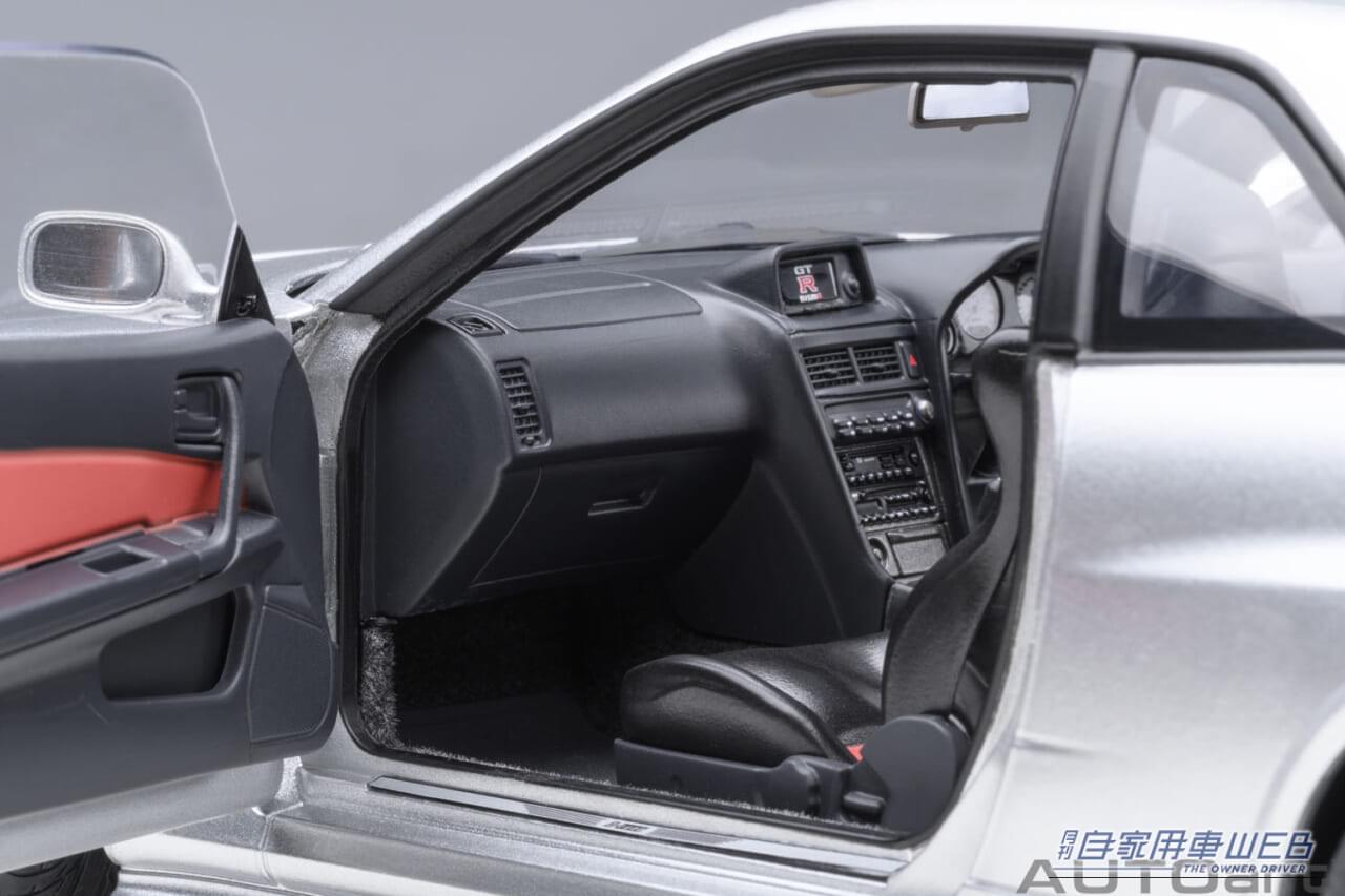 |「ウソだろ…実車かと思った」R34 GT-Rの超リアルな1/18モデルカー。シルバーのボディカラーが美しい! オートアート製「NISMO Z-tune」